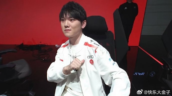 包含晋级下一阶段引发热议！，JackeyLove在DWG比赛中晋级下一阶段比赛高潮迭起的词条