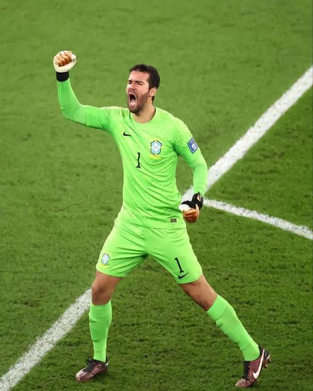 重返赛场首场状态出色，勇士观众沸腾！，萨拉赫重返赛场热度持续攀升的简单介绍