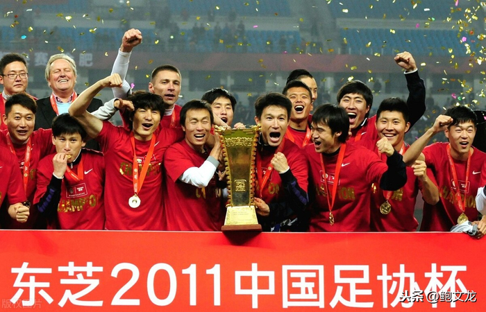 开云体育-西汉姆迎亚冠关键赛，集结日门线救险，管理层满意，球队文化再被提及的简单介绍-开云体育